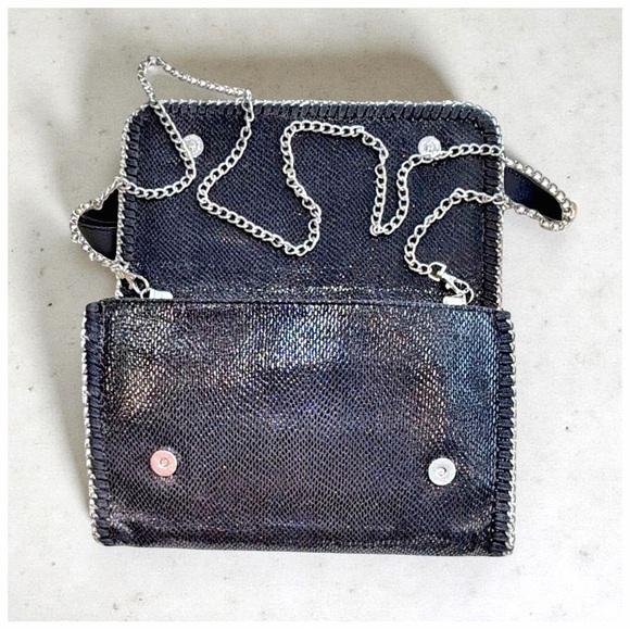 TARNISH Metallic Chain-Trim Clutch